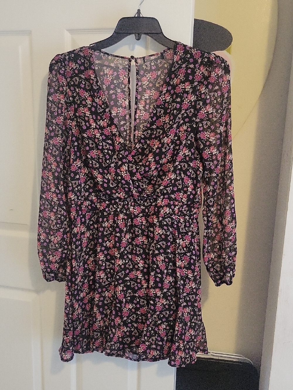 Black Floral V-Neck Long Sleeve Midi Dress with Pink Flowers elastic waist
